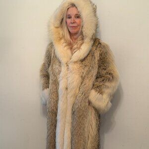 Silver Fox /Coyote Coat with Hood size medium